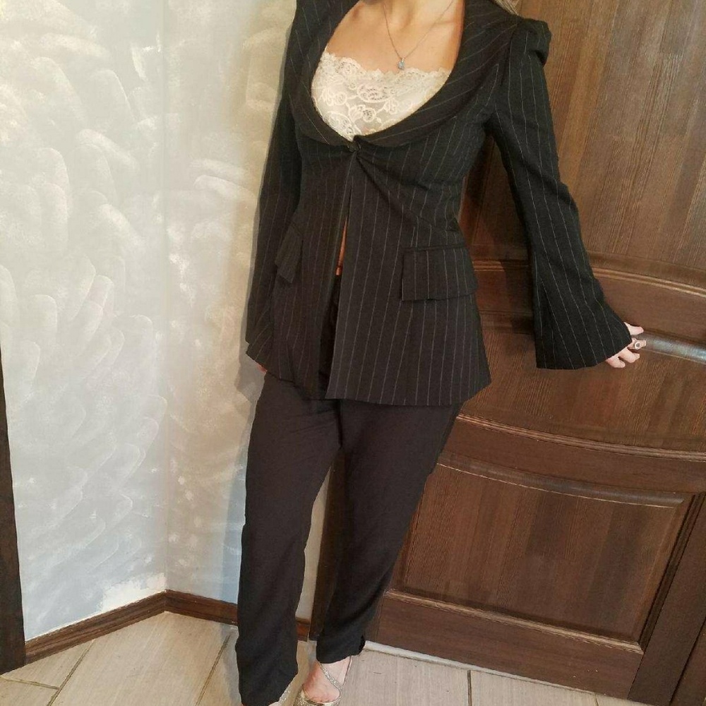 Elegant Structured Blazer - image 1